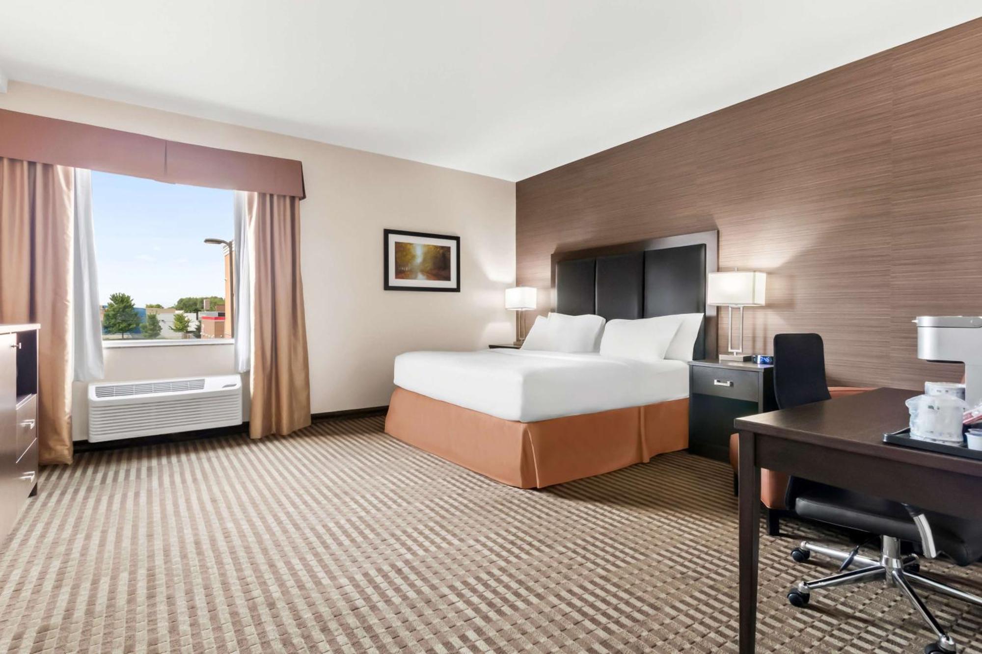 Best Western Plus Fergus Hotel Esterno foto