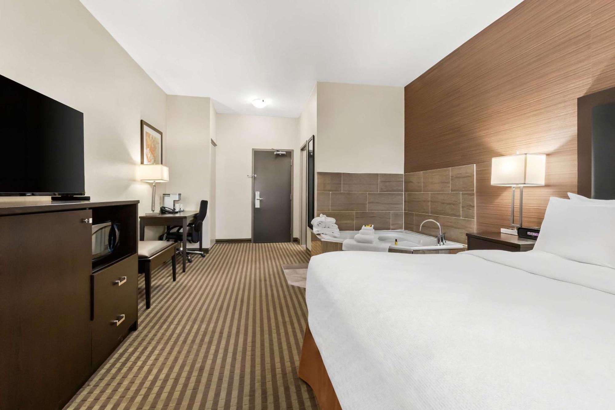 Best Western Plus Fergus Hotel Esterno foto