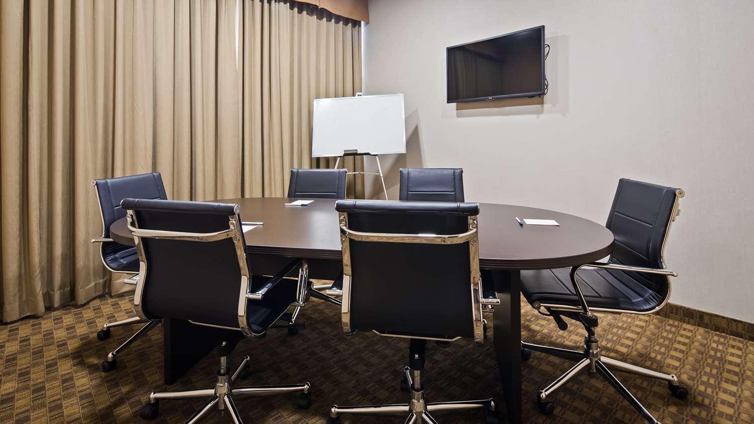 Best Western Plus Fergus Hotel Esterno foto